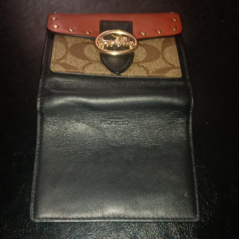 Coach New York - Picture 4 of 5